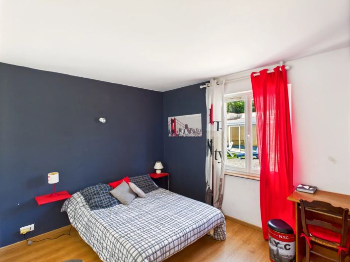 Image No.10-3 Bed House for sale