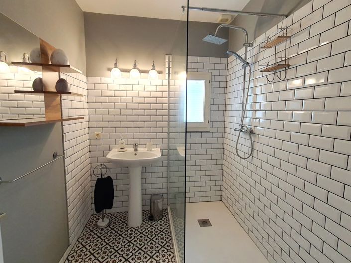 Image No.12-7 Bed House for sale