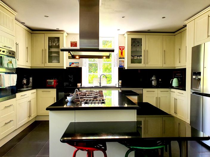 Image No.6-7 Bed House for sale