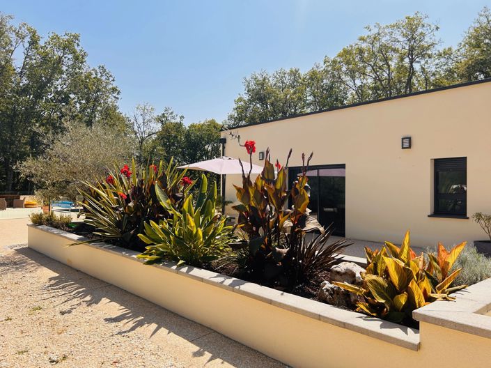 Image No.1-4 Bed House for sale