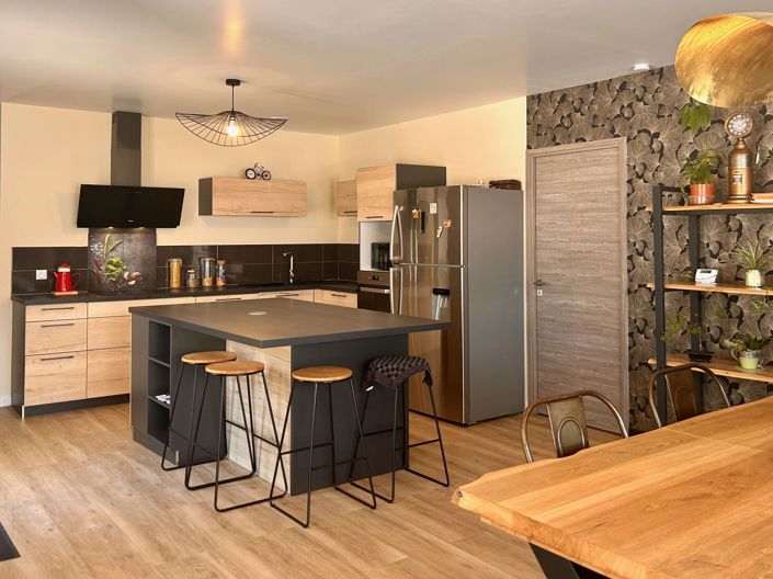 Image No.3-4 Bed House for sale