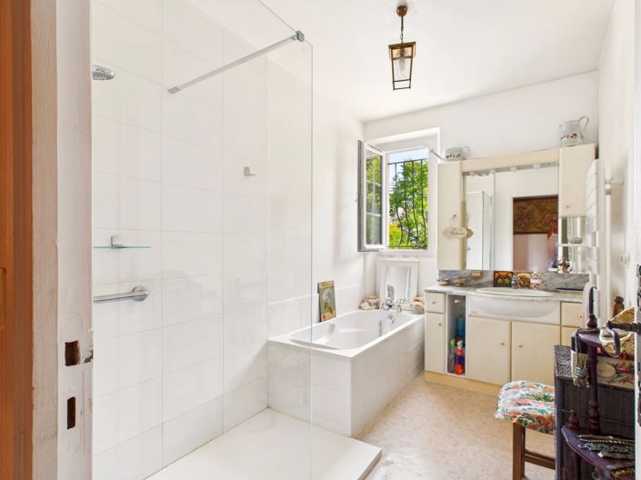 Image No.15-5 Bed House for sale