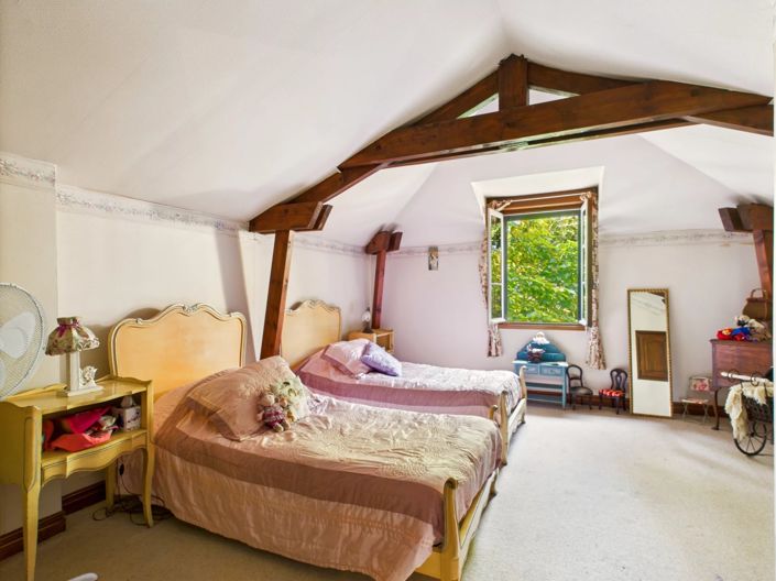 Image No.7-5 Bed House for sale