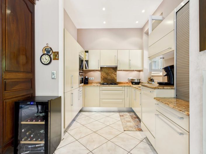 Image No.6-3 Bed House for sale