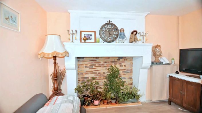 Image No.10-3 Bed House for sale