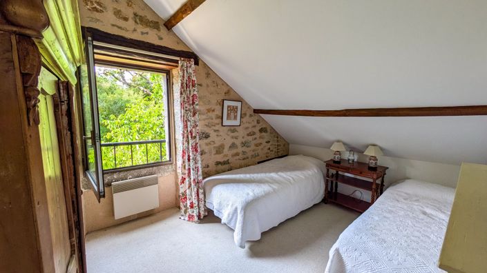 Image No.12-6 Bed House for sale