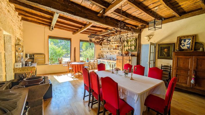 Image No.9-6 Bed House for sale