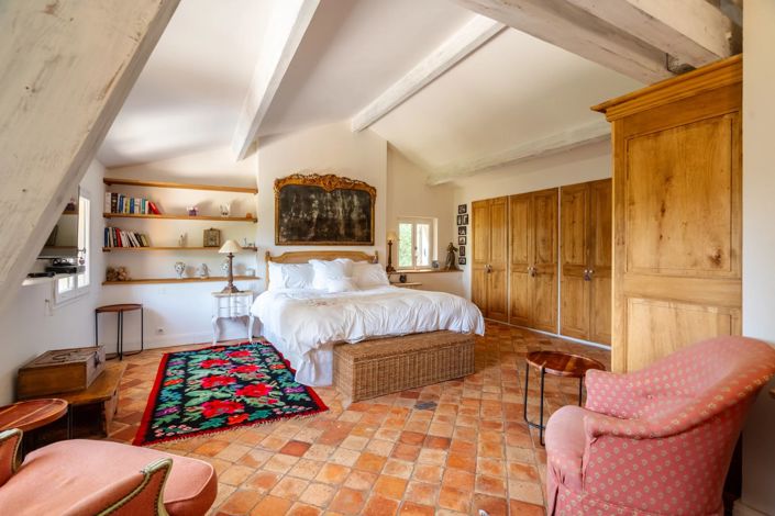 Image No.5-6 Bed House for sale