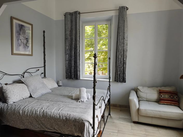 Image No.10-5 Bed House for sale