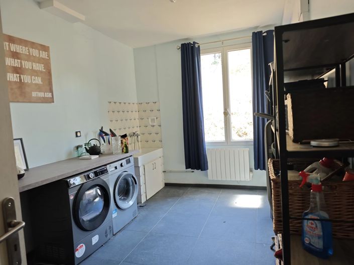 Image No.7-5 Bed House for sale