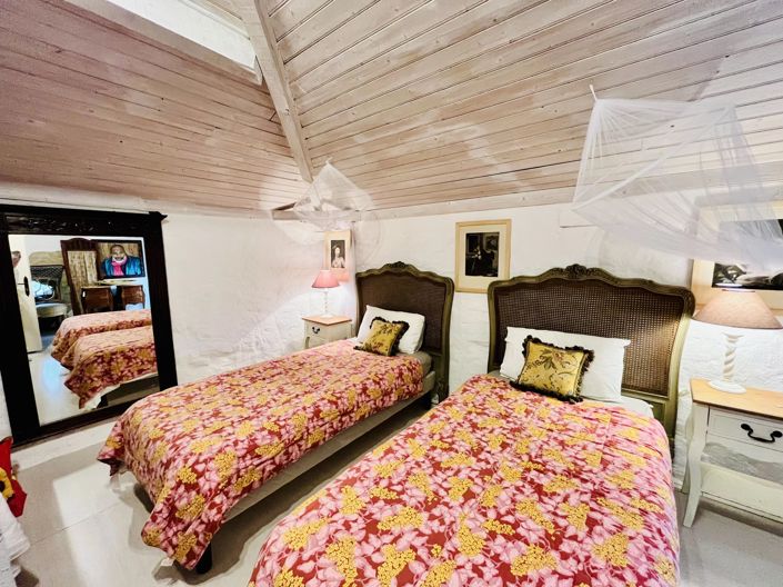 Image No.10-5 Bed House for sale