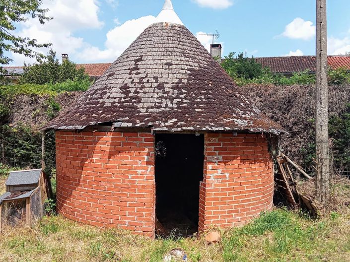 Image No.14-3 Bed Farmhouse for sale