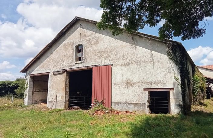 Image No.15-3 Bed Farmhouse for sale