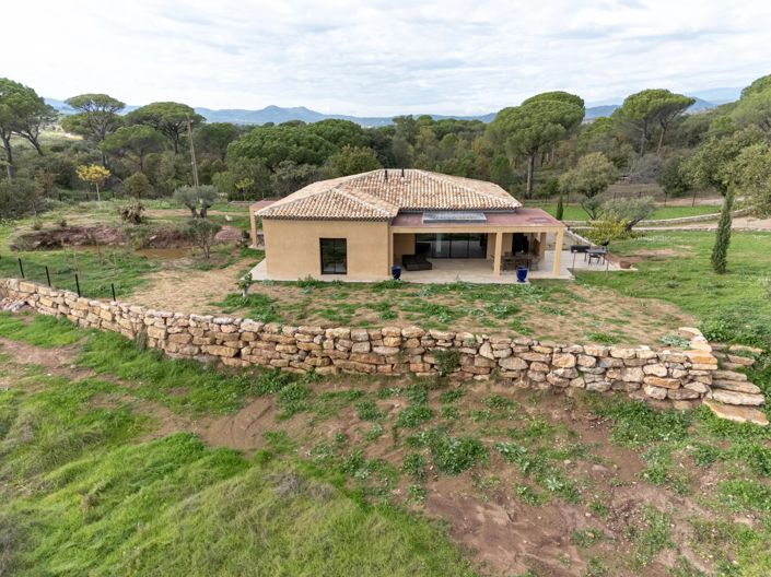 Image No.2-Maison de 1 chambre à vendre à La Garde-Freinet