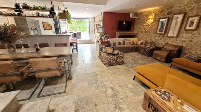 Image No.1-3 Bed House for sale