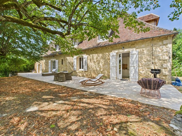 Image No.1-4 Bed House for sale