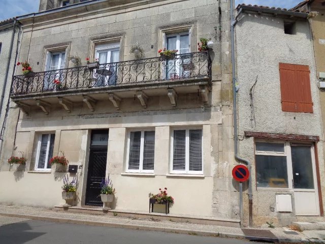 Image No.1-4 Bed House for sale