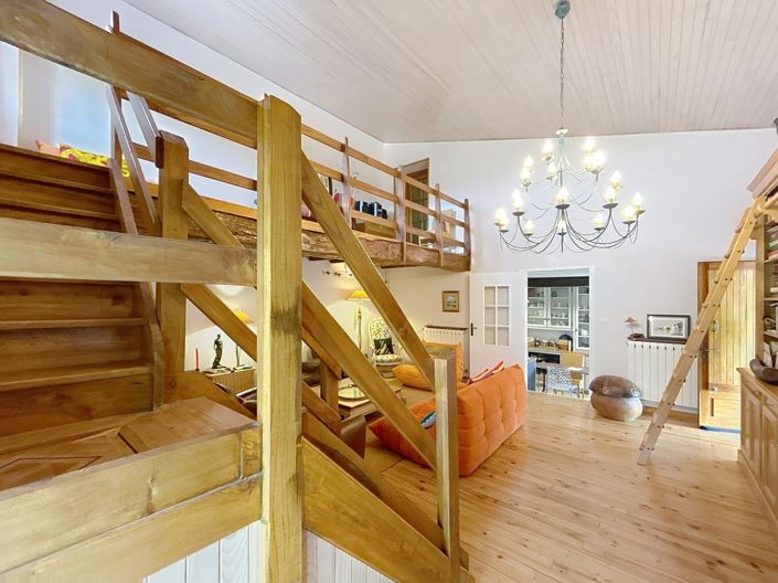 Image No.5-5 Bed House for sale