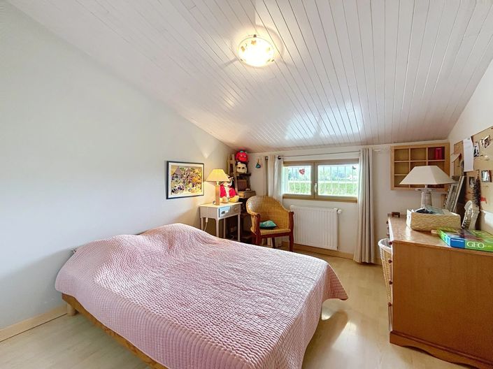 Image No.8-5 Bed House for sale