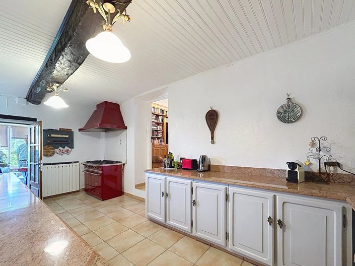 Image No.9-5 Bed House for sale