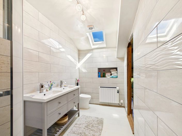 Image No.8-4 Bed House for sale