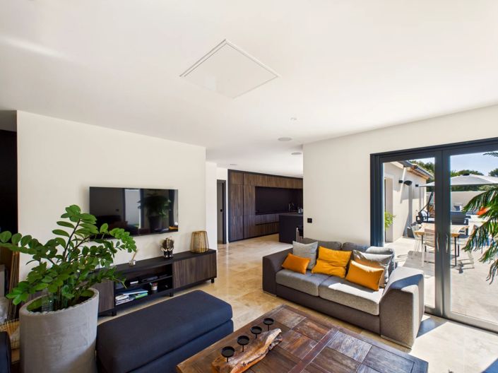 Image No.9-4 Bed Property for sale