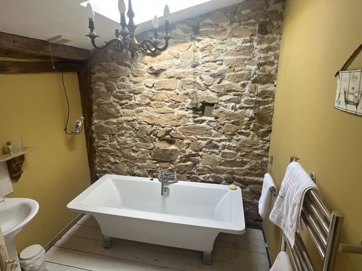 Image No.7-7 Bed House for sale