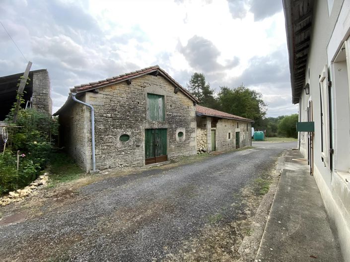 Image No.10-2 Bed House for sale