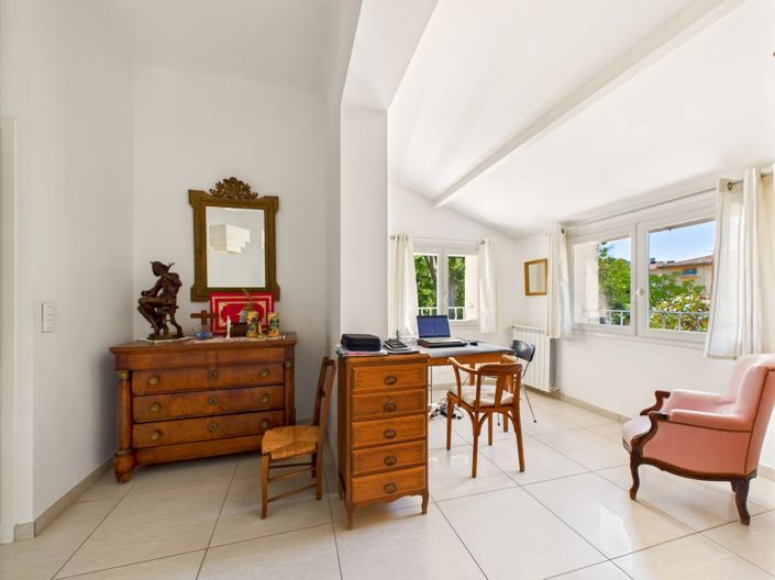 Image No.8-House for sale