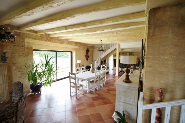 Image No.4-6 Bed House for sale