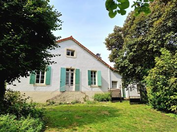 1 - Le Vert, Maison de village