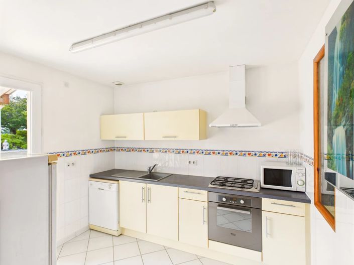 Image No.10-4 Bed House for sale