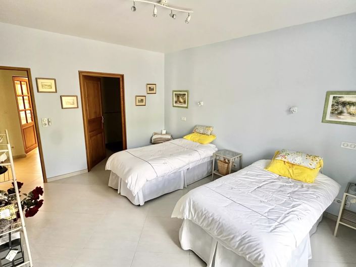 Image No.12-4 Bed House for sale