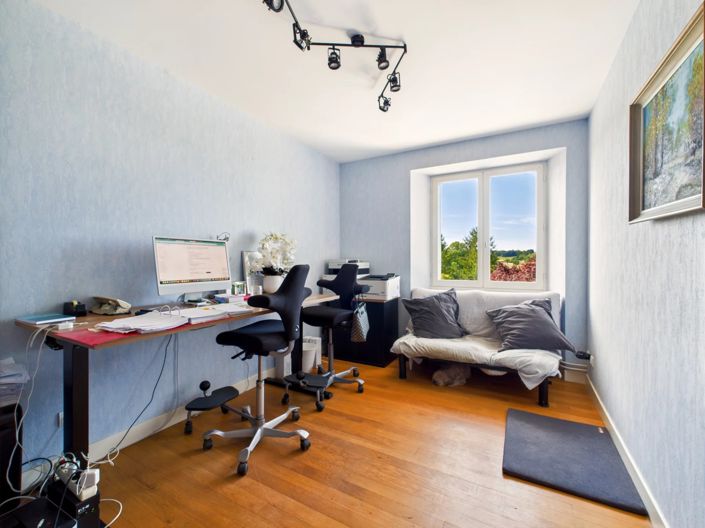 Image No.10-4 Bed House for sale