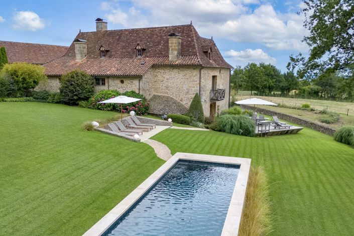 Image No.2-6 Bed House for sale