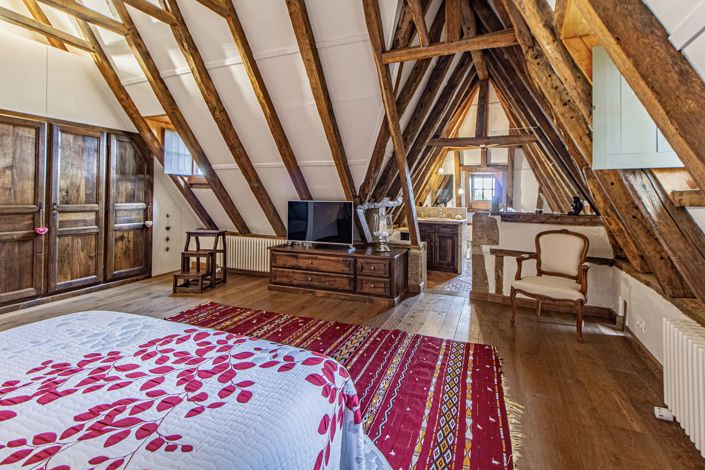 Image No.10-6 Bed House for sale