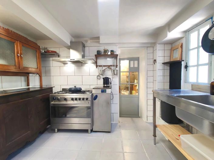 Image No.15-6 Bed House for sale