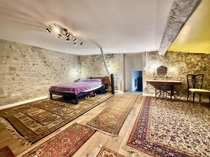 Image No.7-6 Bed House for sale