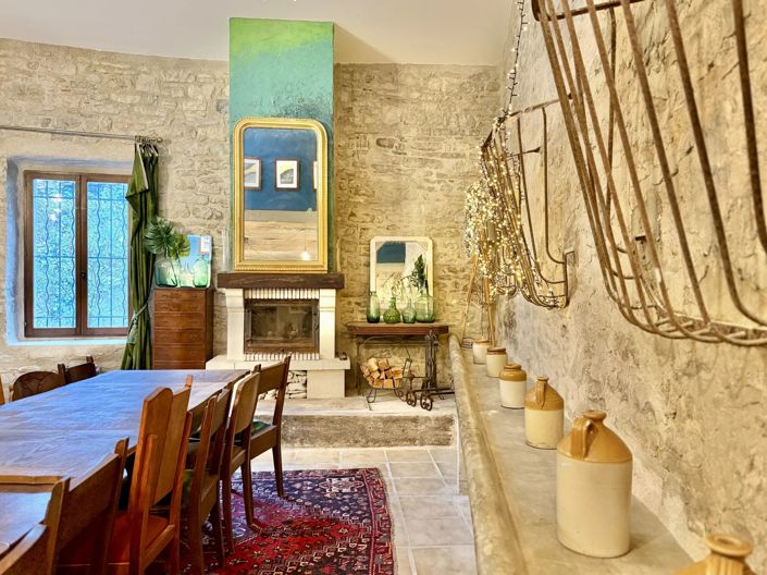 Image No.8-6 Bed House for sale