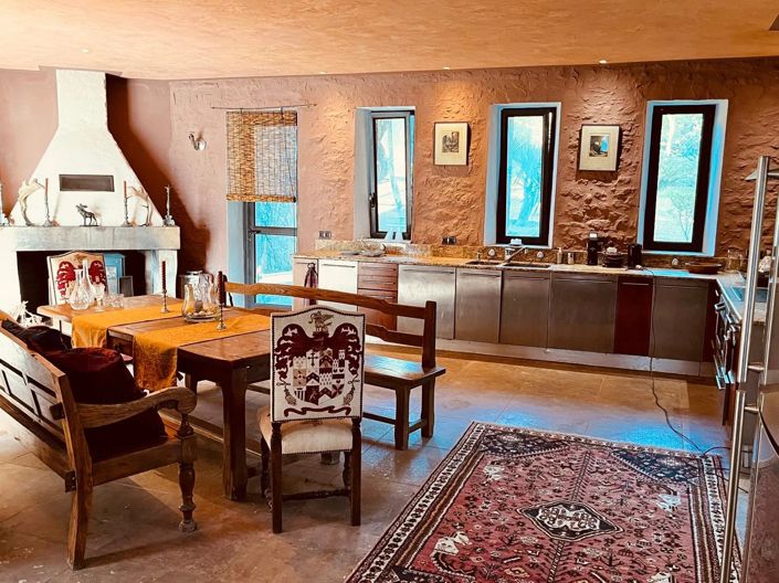 Image No.6-10 Bed House for sale