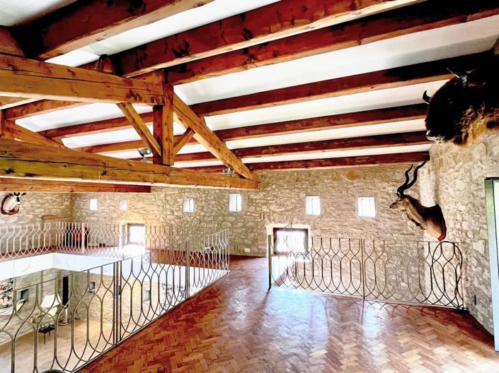 Image No.5-10 Bed House for sale