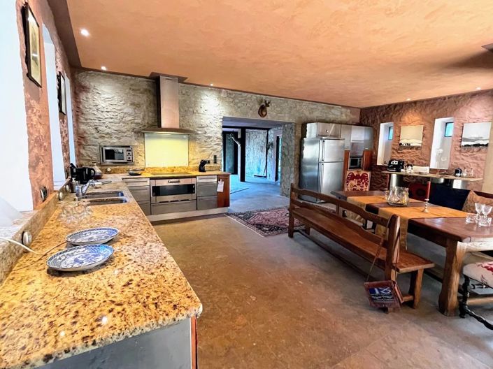 Image No.7-10 Bed House for sale
