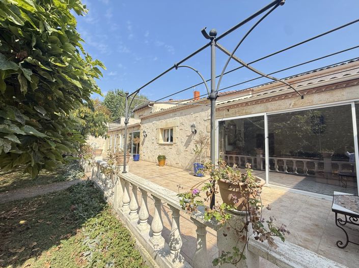 Image No.1-4 Bed House for sale