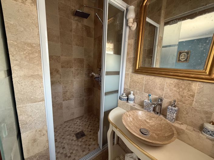 Image No.10-4 Bed House for sale