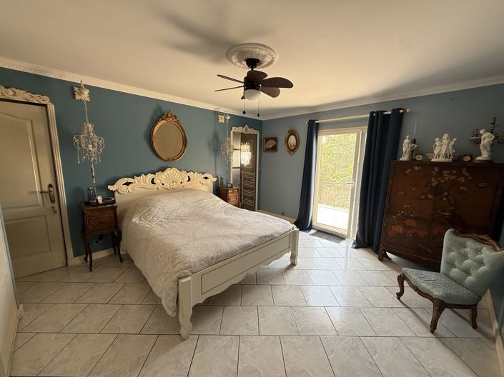 Image No.4-4 Bed House for sale