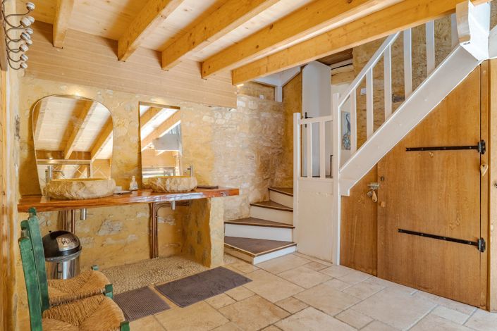 Image No.10-3 Bed House for sale