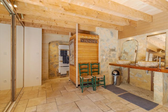 Image No.11-3 Bed House for sale