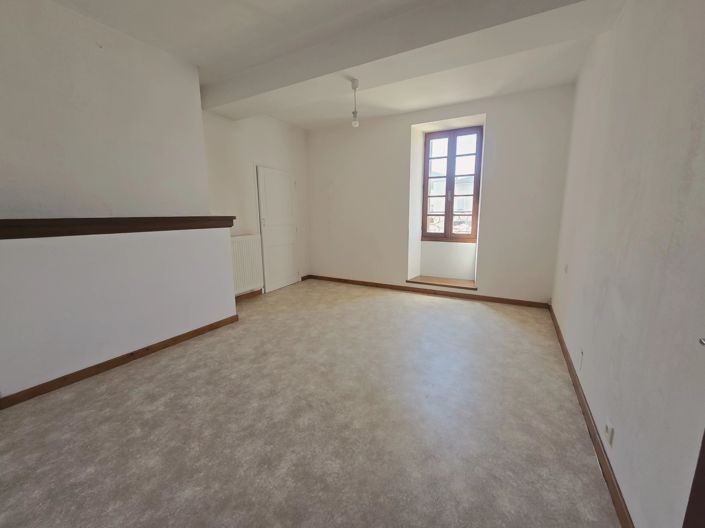 Image No.7-4 Bed Village House for sale