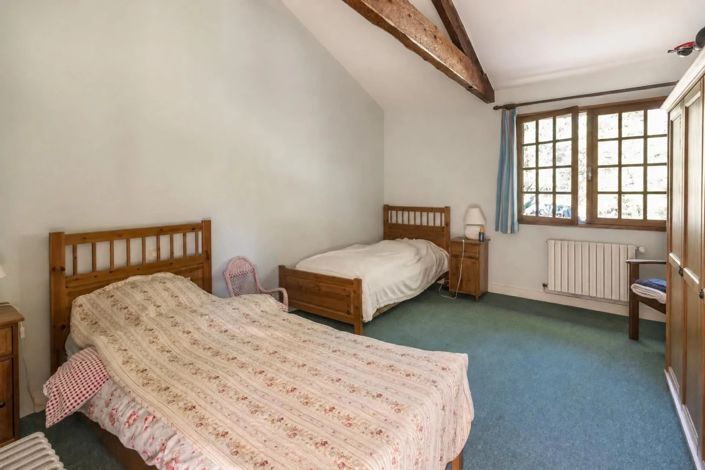 Image No.8-5 Bed House for sale