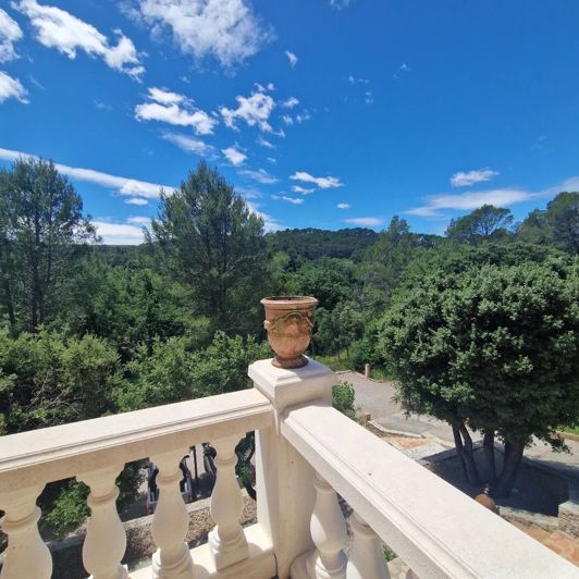 Image No.6-8 Bed House for sale